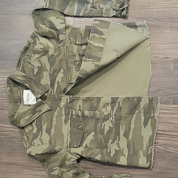 Junior's MUDD (M) Cropped Camo Jean Jacket - Picture 3 of 5